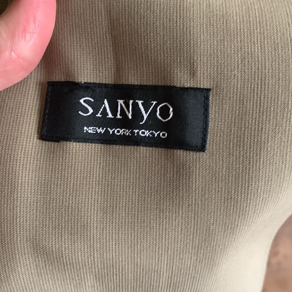 Sanyo Trench Coat. Size 40R. Removable lining. Great condition - Picture 5 of 10